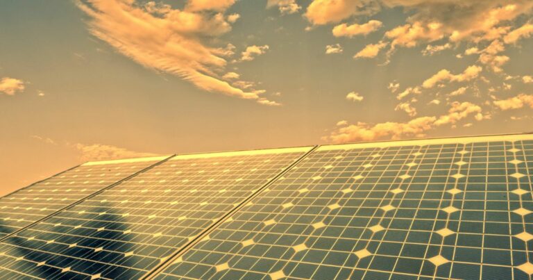 Leia mais sobre o artigo Parques Fotovoltaicos no Brasil: 5 Fatores que Impulsionarão a Expansão nos Próximos Anos