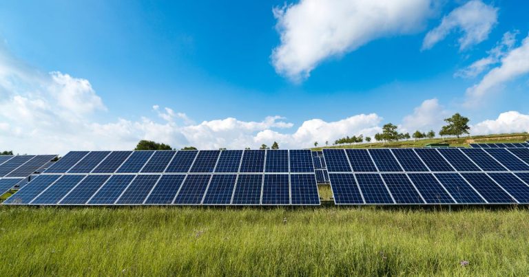 Leia mais sobre o artigo Desafios Da Energia Solar No Brasil: Transporte E Logística